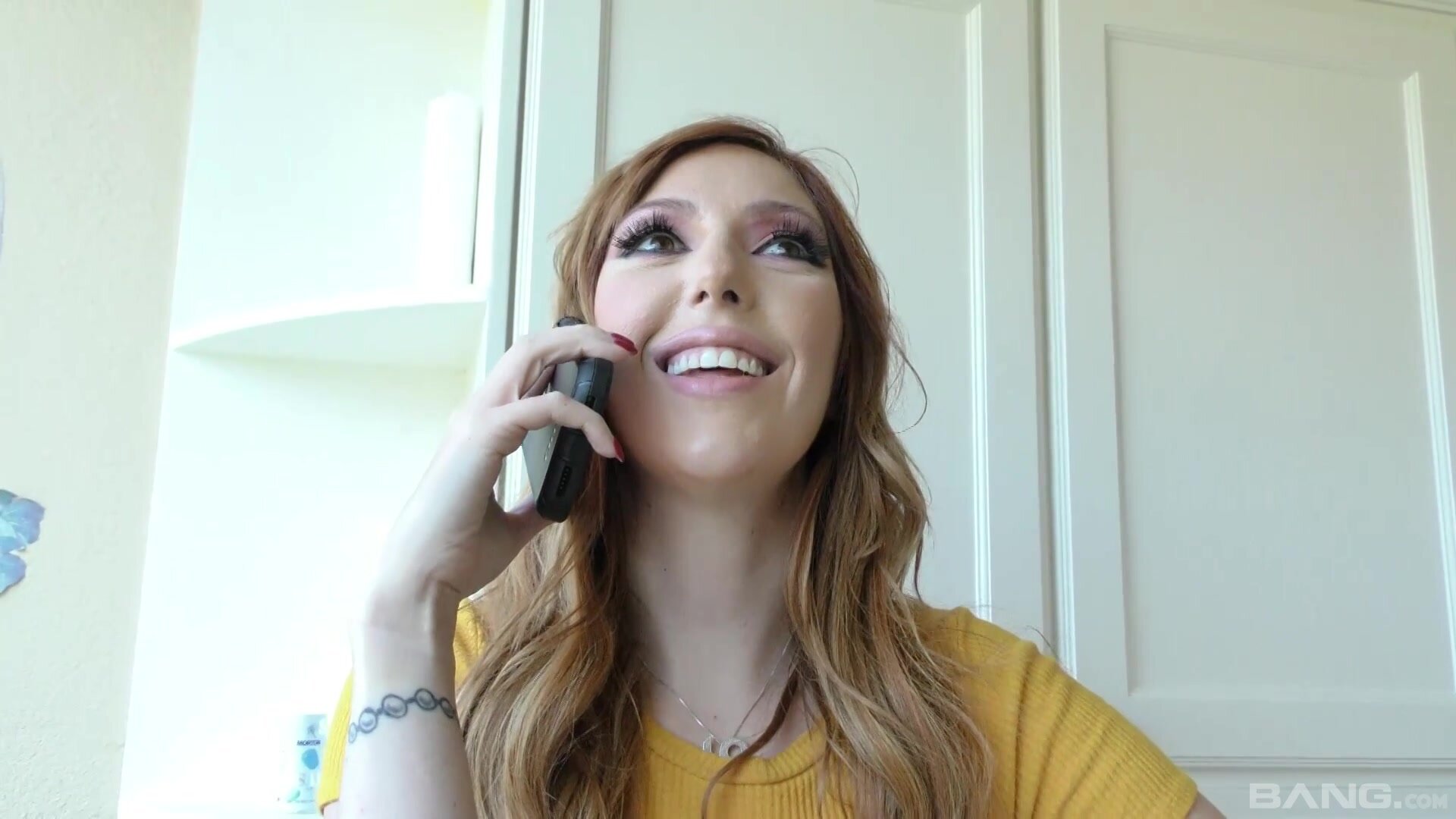 Big Titty Housewives 2 - Lauren Phillips