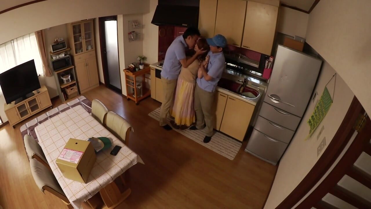 JHEM-037 Extremely shocking footage!! Screams of despair! A real-life documentary drama about a married woman flowers case. Mature women are flowers by a despicable sex offender who targets homes in the afternoon, causing them to cry and writhe in agony..