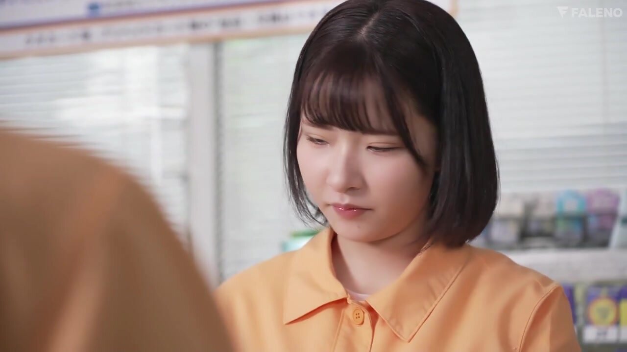 FNS-103 “Back then, I liked that person…” Convenience store part-timers who met during opening training fall in love in the backroom. Asano Shima