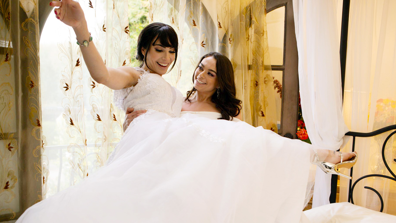 Newly weds snuck away to fuck each other