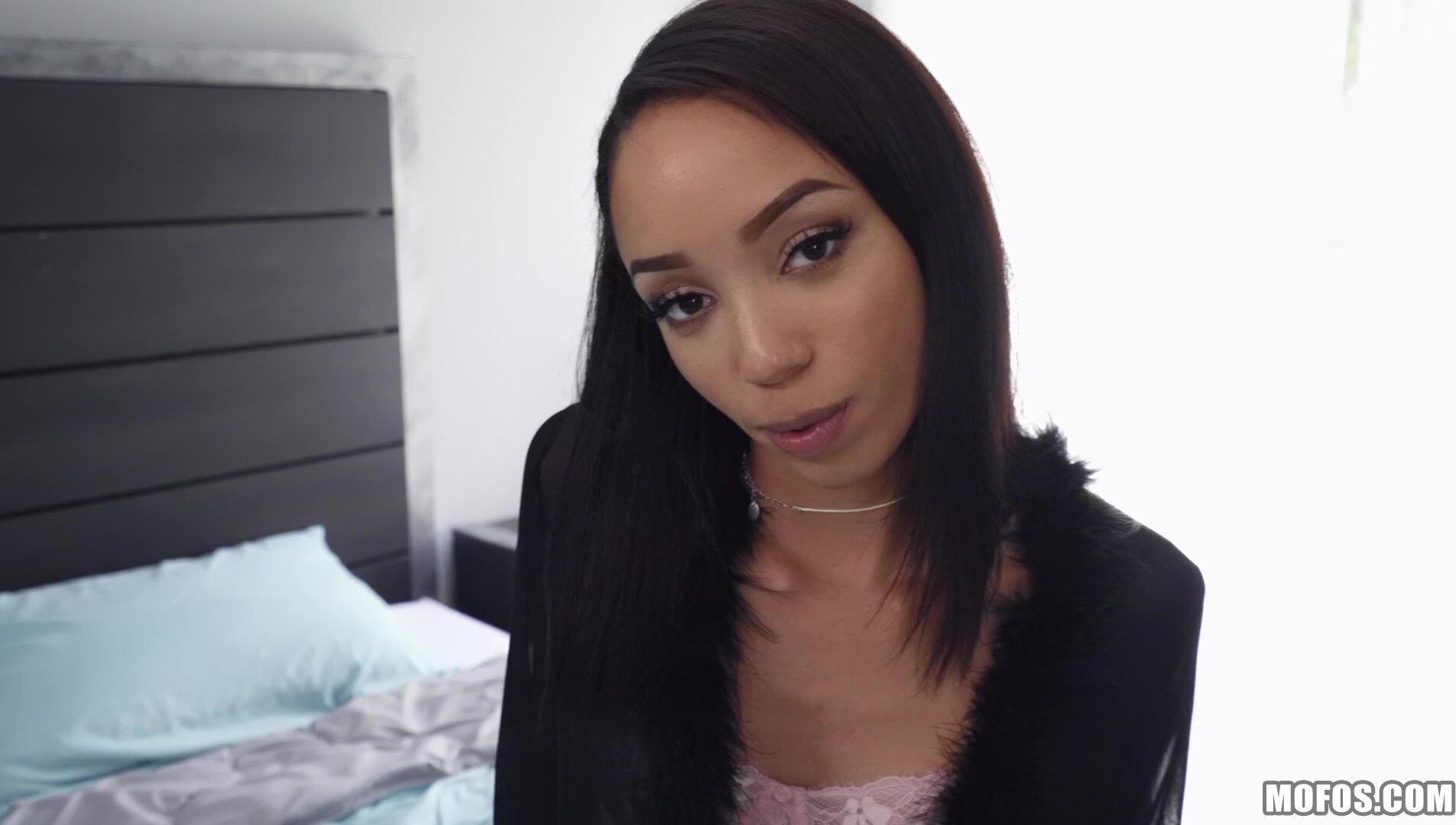 Bambino Vina Sky Alexis Tae - Defective Blindfold Threesome