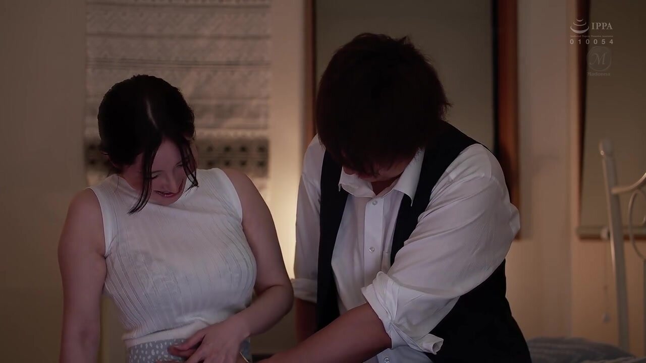 JUR-495 I've been living with my stepfather for four years... This is the story of how I was constantly penetrated raw, awakened to pleasure, and became pregnant. Natsume Reika