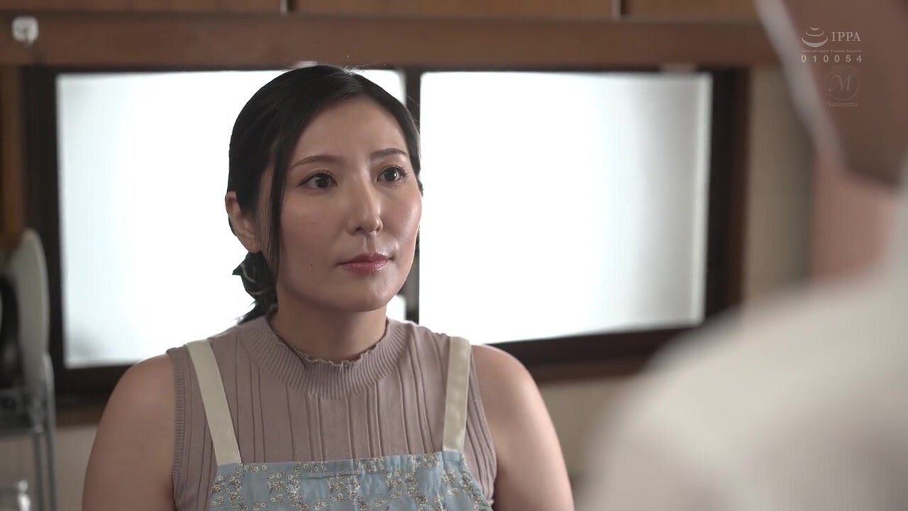 JUR-502 "Just let me put it in for a moment!!" I felt sorry for my 30-year-old brother-in-law who was still a virgin, so I agreed to his lifelong wish and put it in him. Our chemistry was so good that I ended up asking for more creampie sex. Yuna Shiina