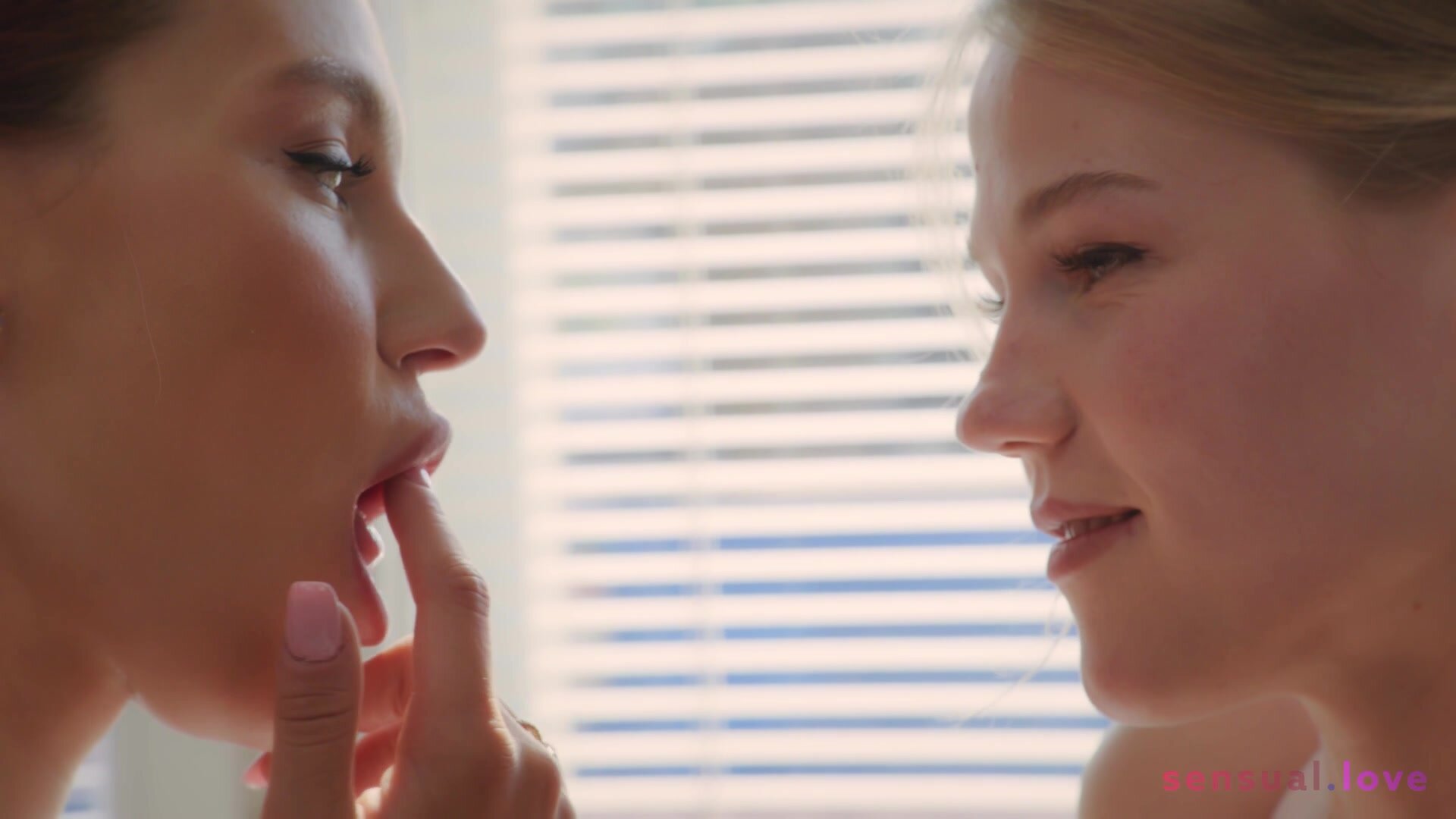SensualLove - Sapphic Passion - Leya Desantis