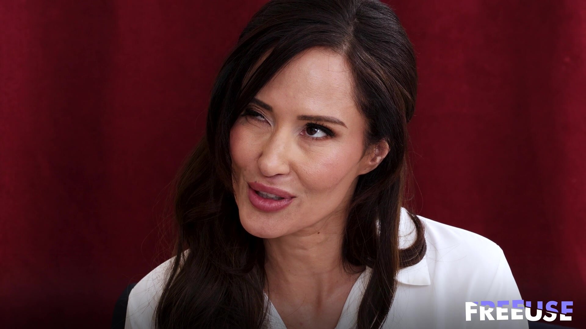 FreeUseMILF - Izi Blu