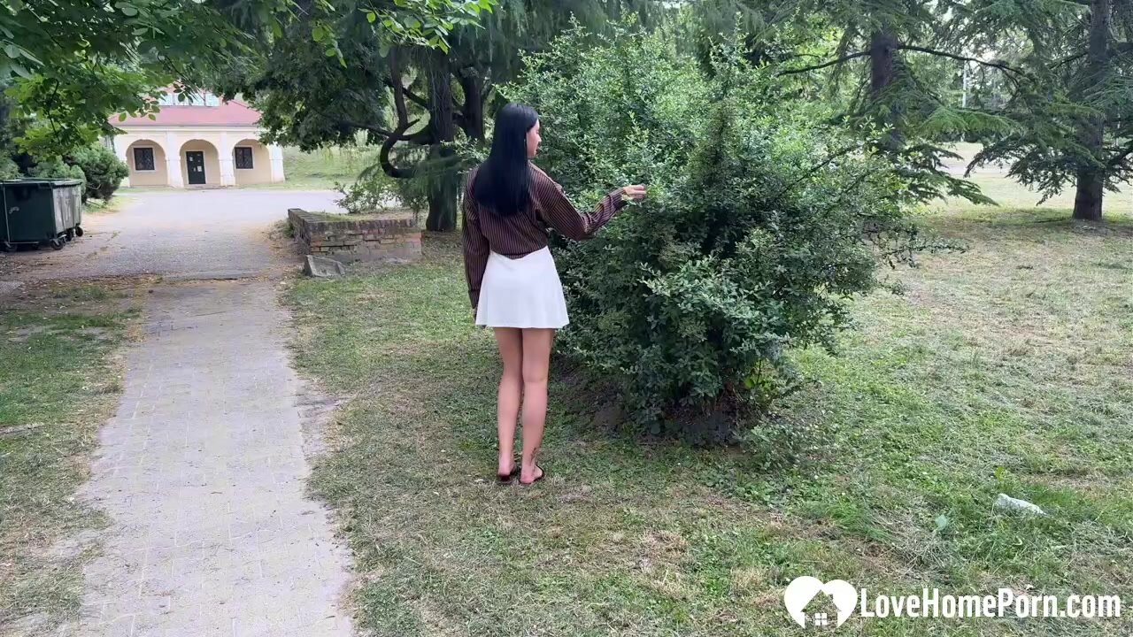 Met This Beautiful Girl In The Park And Fucked Her Wild Right In Public