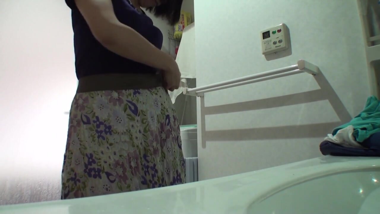 DIPO-145 Secret hidden camera footage flowers!! A mature lady is brought in under the pretext of a private lesson, but she pretends to be serious and gives sexual harassment instruction! Middle-aged women's candid sex 4 hours best vol.5