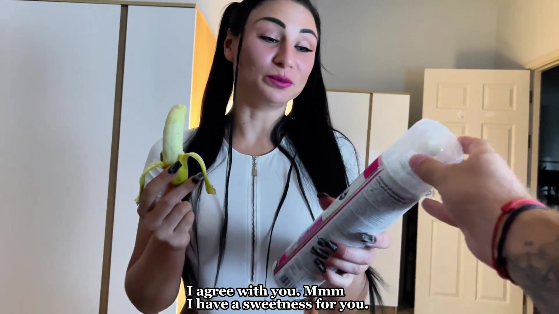 Luna Berg - I Fed a Hungry MILF.fucked and Cum in Mouth