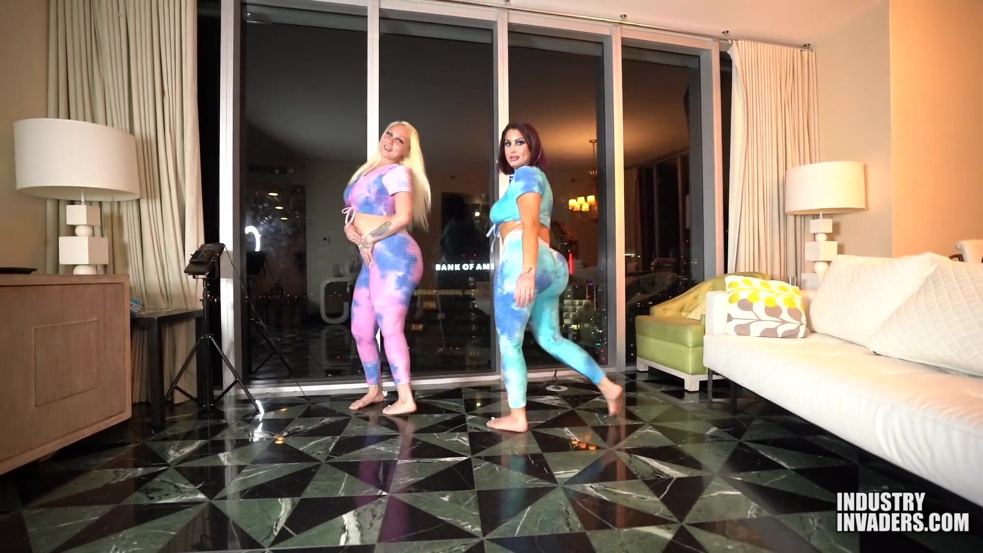 Skarlette Nikole Alexis Andrews PAWG Baddies Sharing Dick ft Louie Smalls