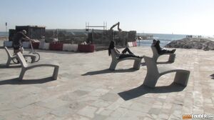 Yara Lamas - She is hungry