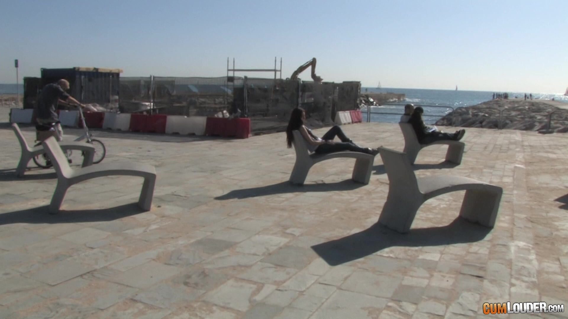 Yara Lamas - She is hungry