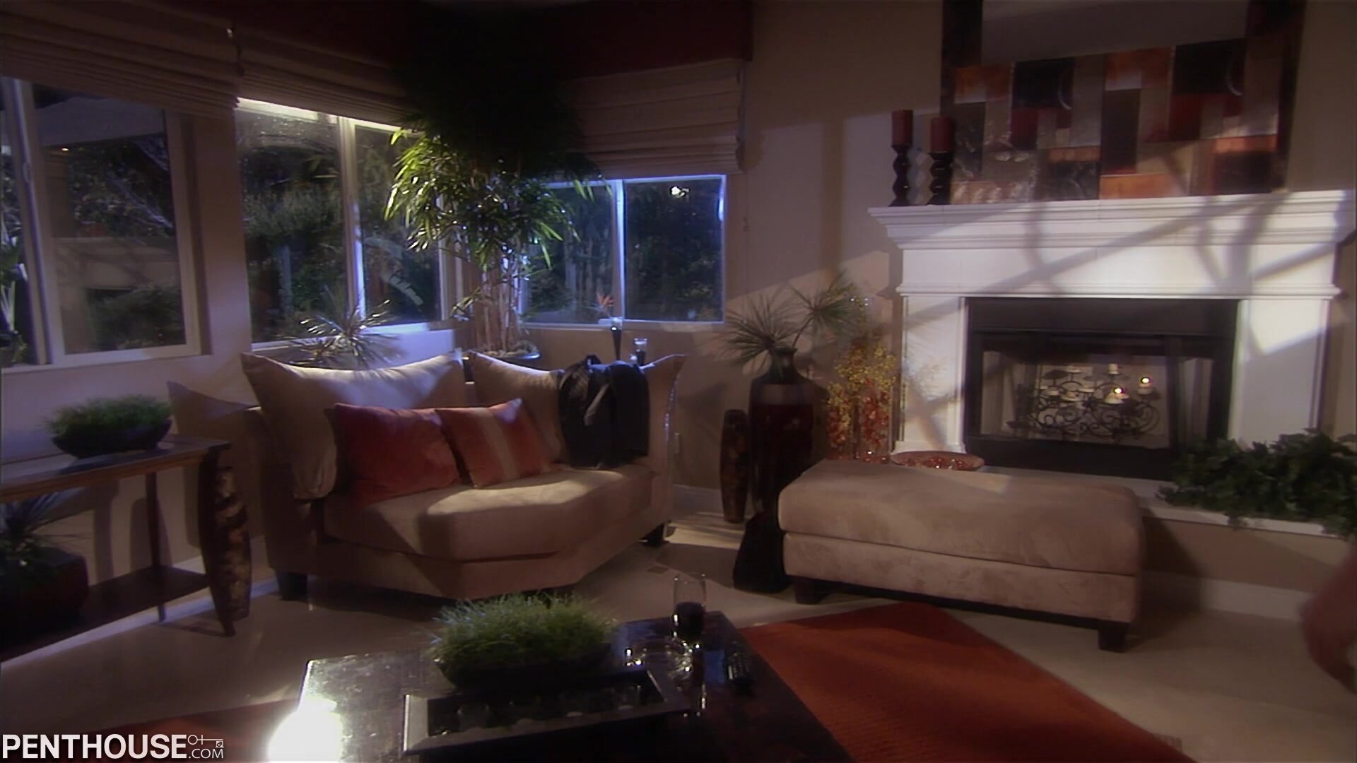 Kagney Linn Karter Has Eyes on Her Neighbour