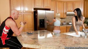 Jelena Jensen & Sammie Rhodes - My Dad's Hot Girlfriend