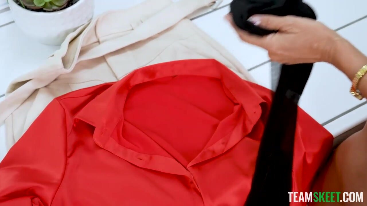 Sandy, Kenna James - A Leash and a Dildo Can Turn Anyone Into an Obedient Good Girl