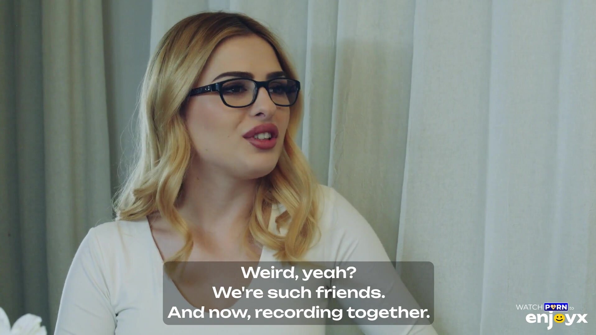 Mini Vamp - The dalliance awakens a horny memory