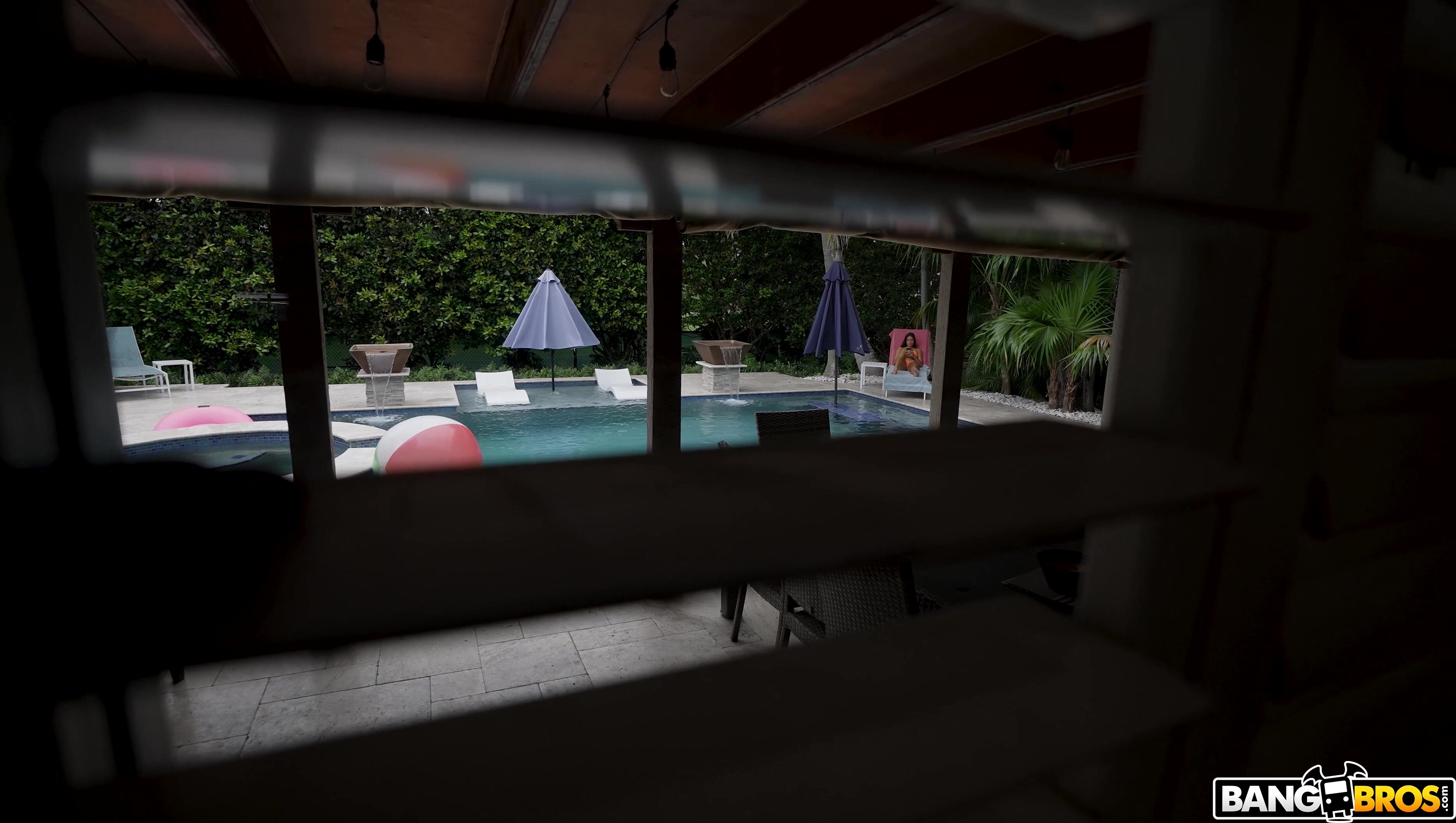 Isa Bella’s Perfectly Tight Body in 4K