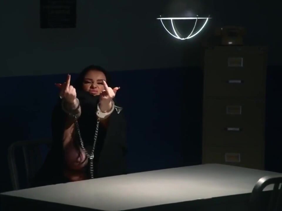 Payton Preslee - Busty Busted in HD