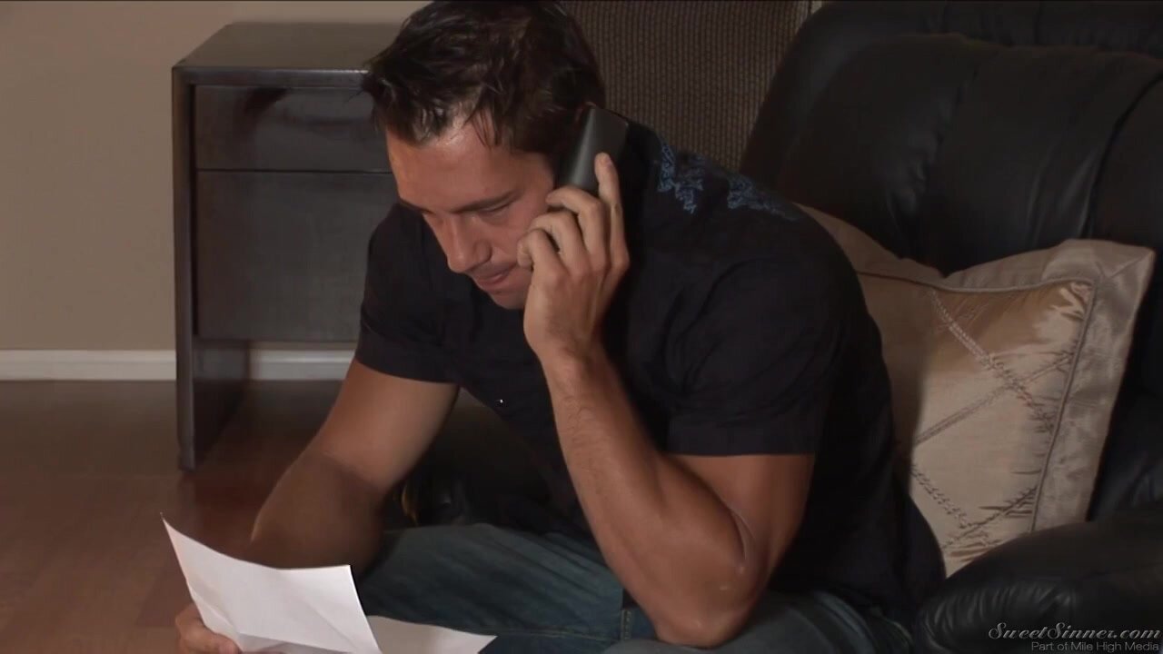 Rayveness Busty Milf With A Sexual Desire For Her Sons Best Friend