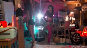 Lesbea - Olivia Sparkle And Mini Mitzix