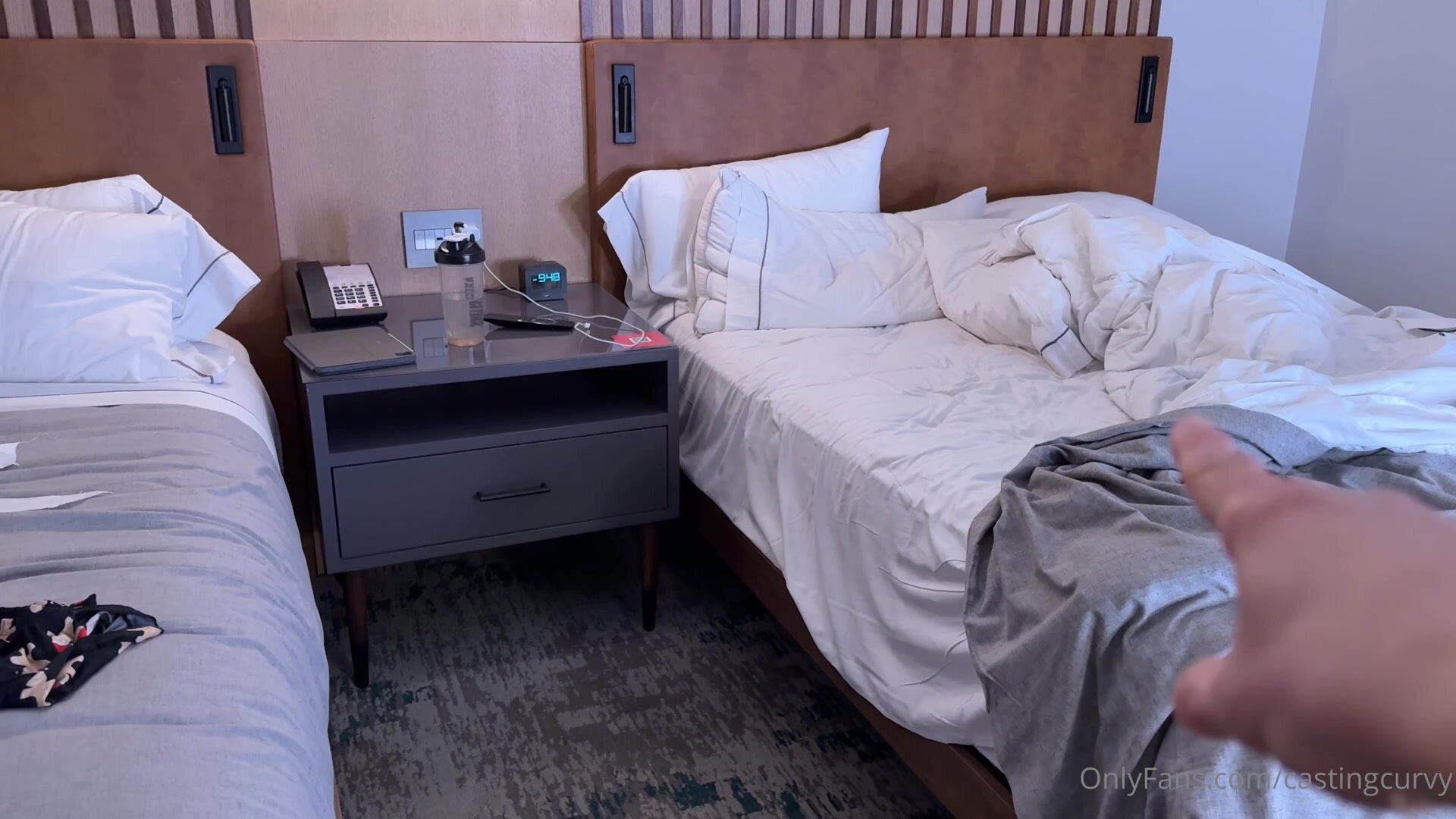 CastingCurvy - Smutty Bunny Hotel Maid