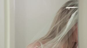 Mia Melano - Cold Feet [4K Porn]