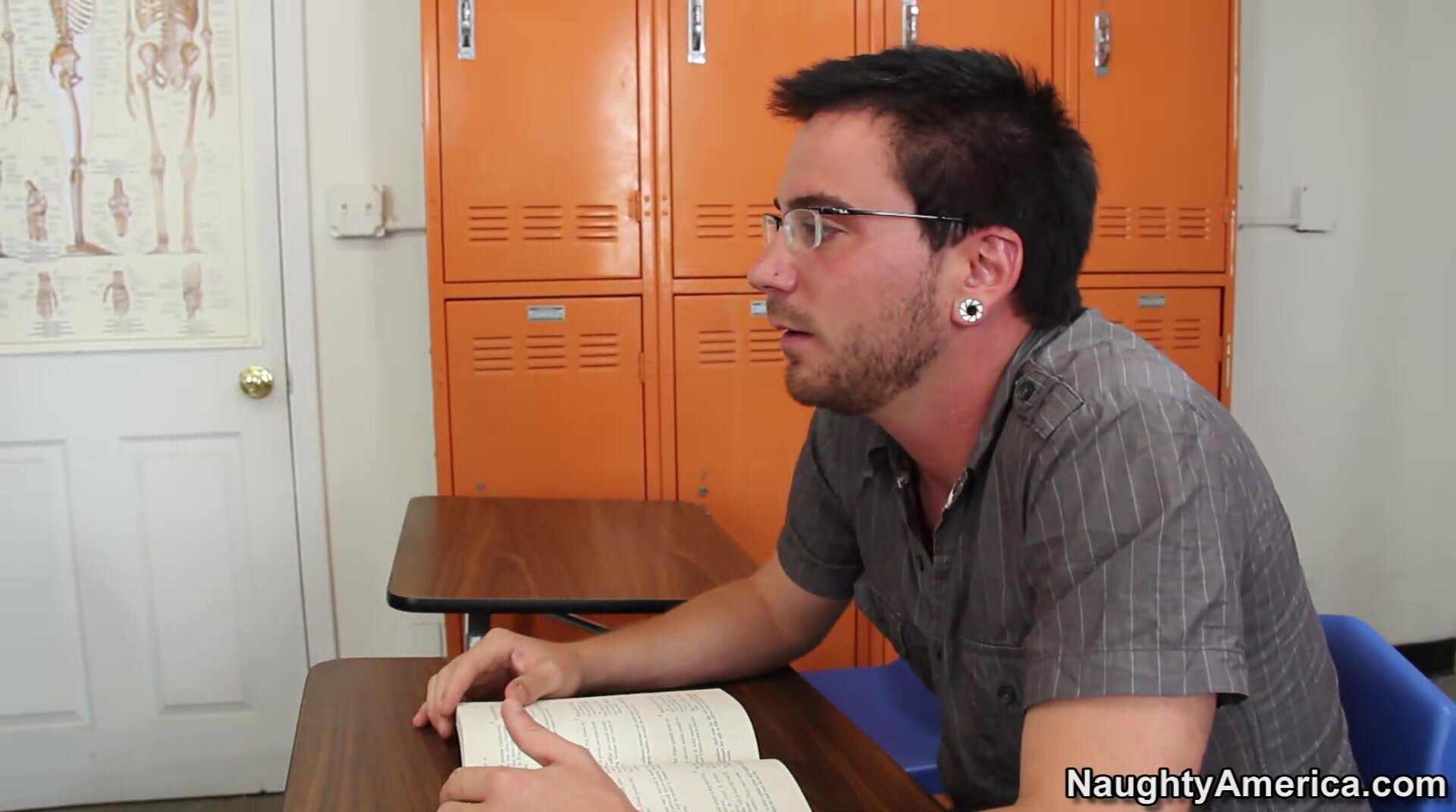 Rayveness Horny Teacher Gets Naughty With Her Student In The Classroom