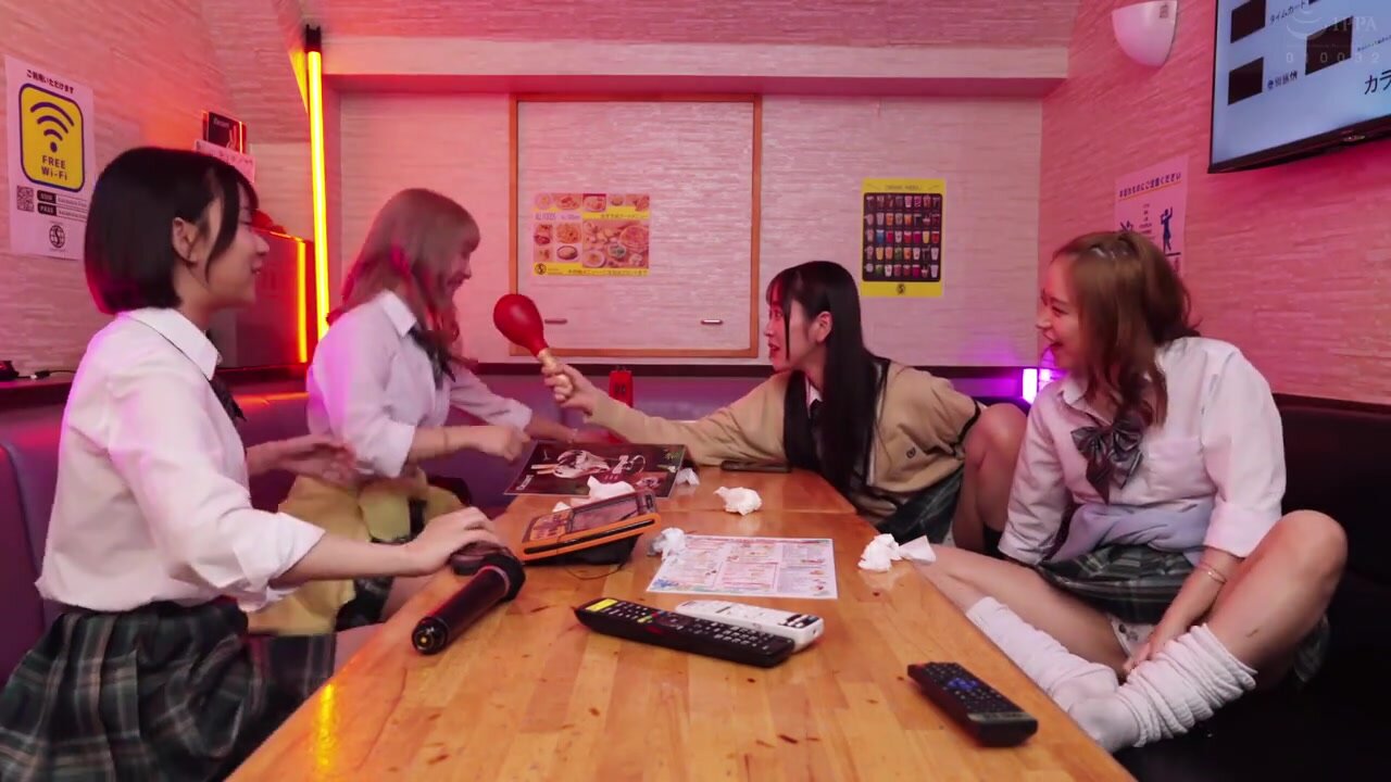 HUNTC-461 In the karaoke box, the girls fight over my dick instead of using the microphone! A harem orgy where you can't leave until you've satisfied them with 100% creampie sex!