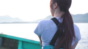 JUR-559 We met in the sea of Boso. A healthy body bathed in the sea breeze, a 'lively' local wife. Madonna discovers the 'seafood' Miyoshi Maika makes her AV debut