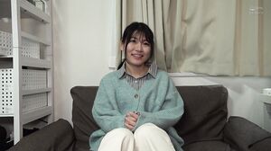 BLOR-280 Her charm and smile are outstanding! A cute curry shop lady is overwhelmed by an insatiable cock and falls into a masochistic state, crying and squirting, letting out a low groan as she reaches a beastly orgasm.