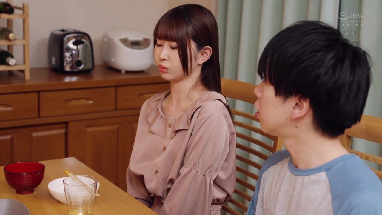 ROYD-267 A brother and sister are seduced by the temptations of their slender, big-breasted stepsister and fall into pleasure.