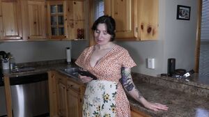 Bettie Bondage - Step-Mommy Holds the Moan