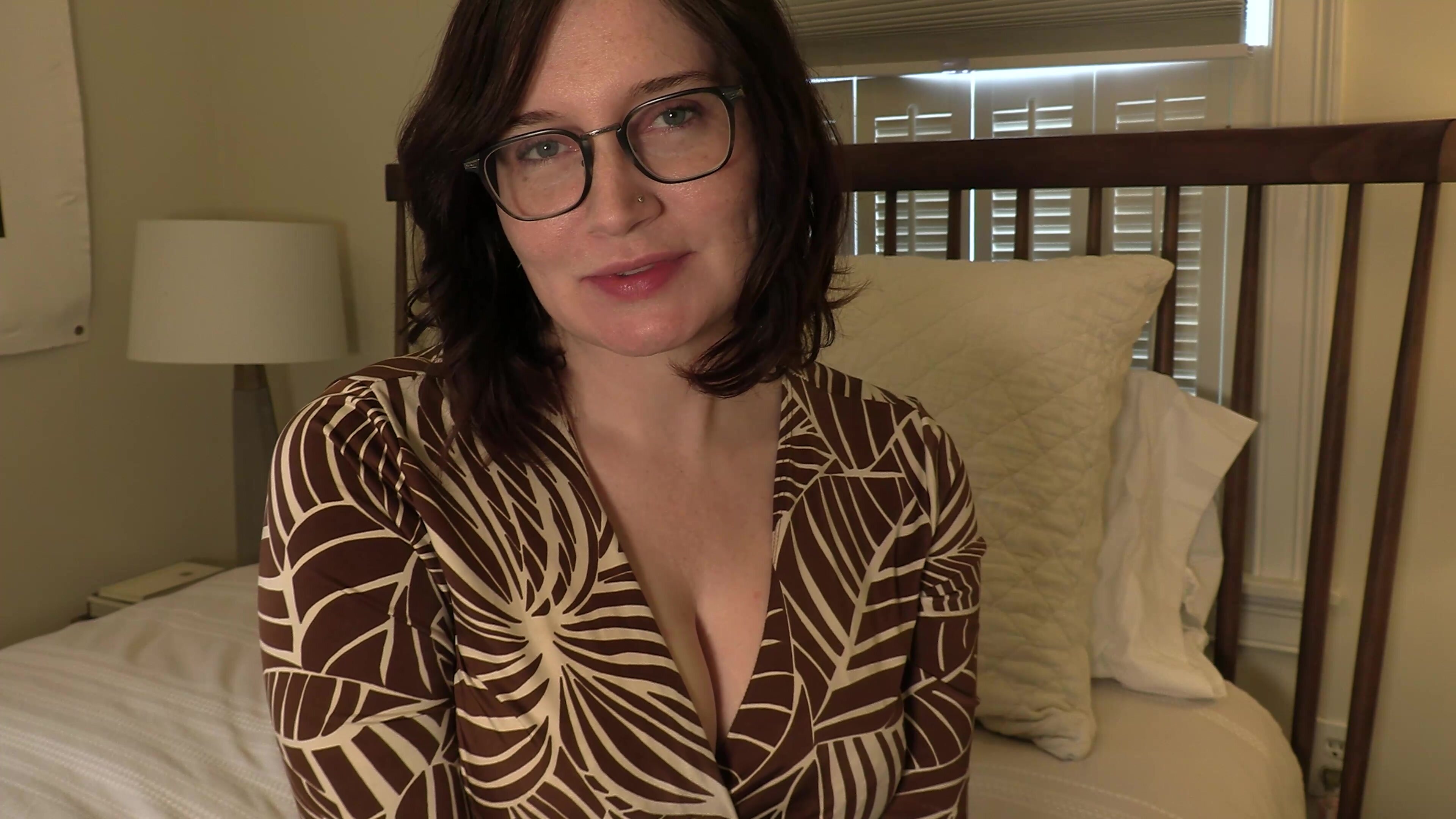 Bettie Bondage - Step-Mom Has a Fansite