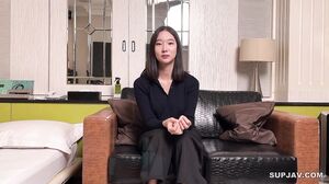 [Exposed] A Proud And Intelligent College Girl Who Looks Down On Men. Inserting A Speculum Into Her Vaginal Cum Shot, She Is In Tears After Her Vagina Is Photographed.