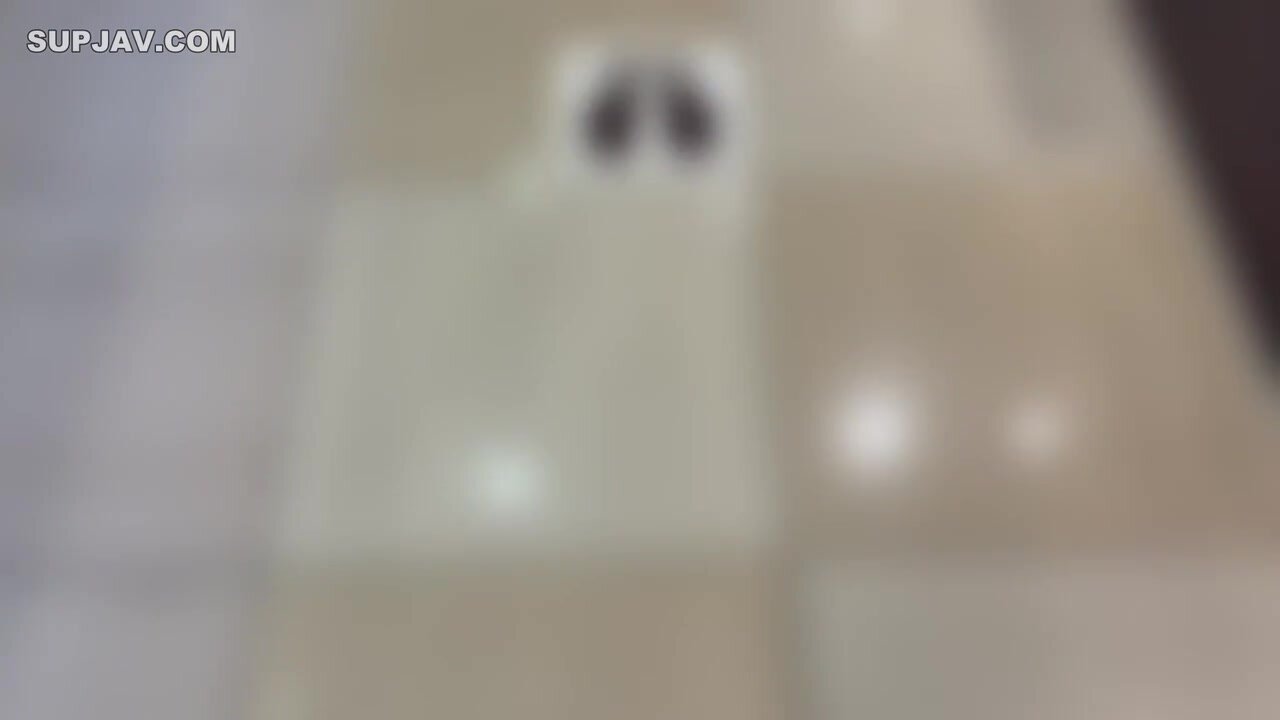 A Fair-skinned Wife Who Was Caught Shopping At A Supermarket Late At Night For Not Paying Her Debts And Was Defiled By A Stranger's Dick And flowers To Have Creampie Sex.