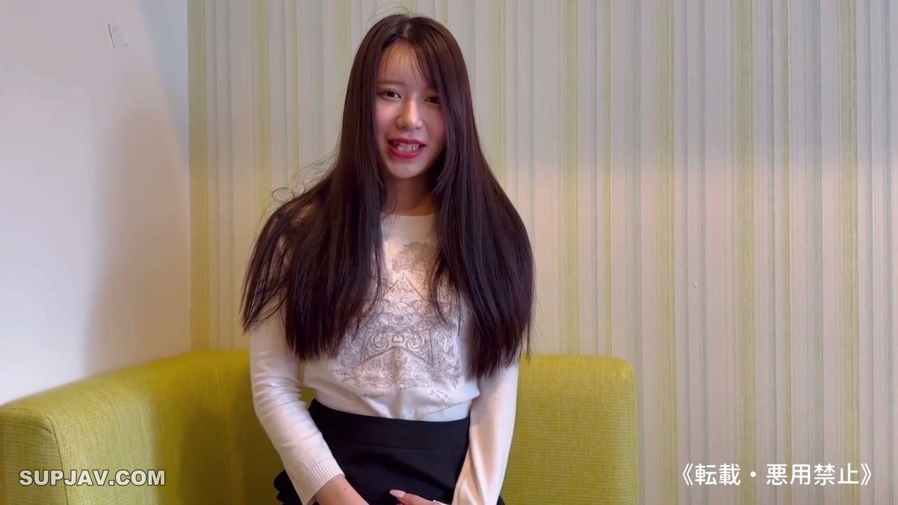 [Creampie] Flirting With A Natural Beauty With Actress-level Looks And Creampie. It's Exciting To See Such A Cute Girl Getting Messed Up By A Dick.