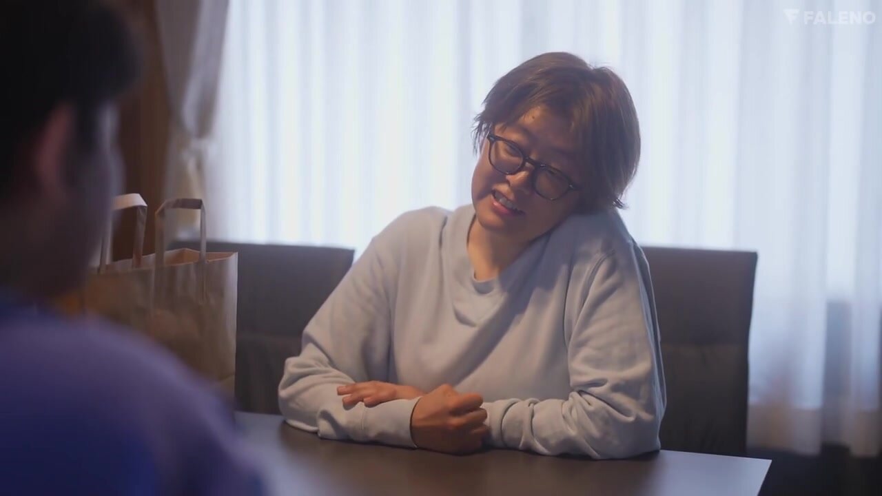 FNS-106 My balls are already empty... My childhood friend, a virgin and sex-crazed monster, took my virginity and used it as a vibrator to defeat me, a non-popular guy named Yui Hina