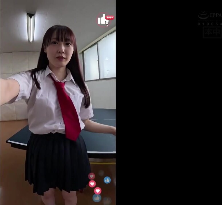 HMN-756 Standing in the school park is risky, so I'll just do it (creampie is a plus 1) A female student who has completely overlooked an adult in a short skirt that seems to show her underwear