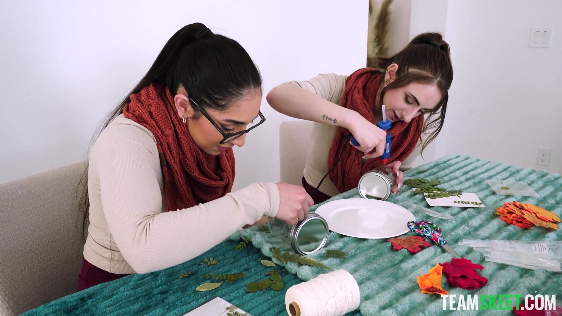 StepSiblings - Penelope Kay And Madison Wilde