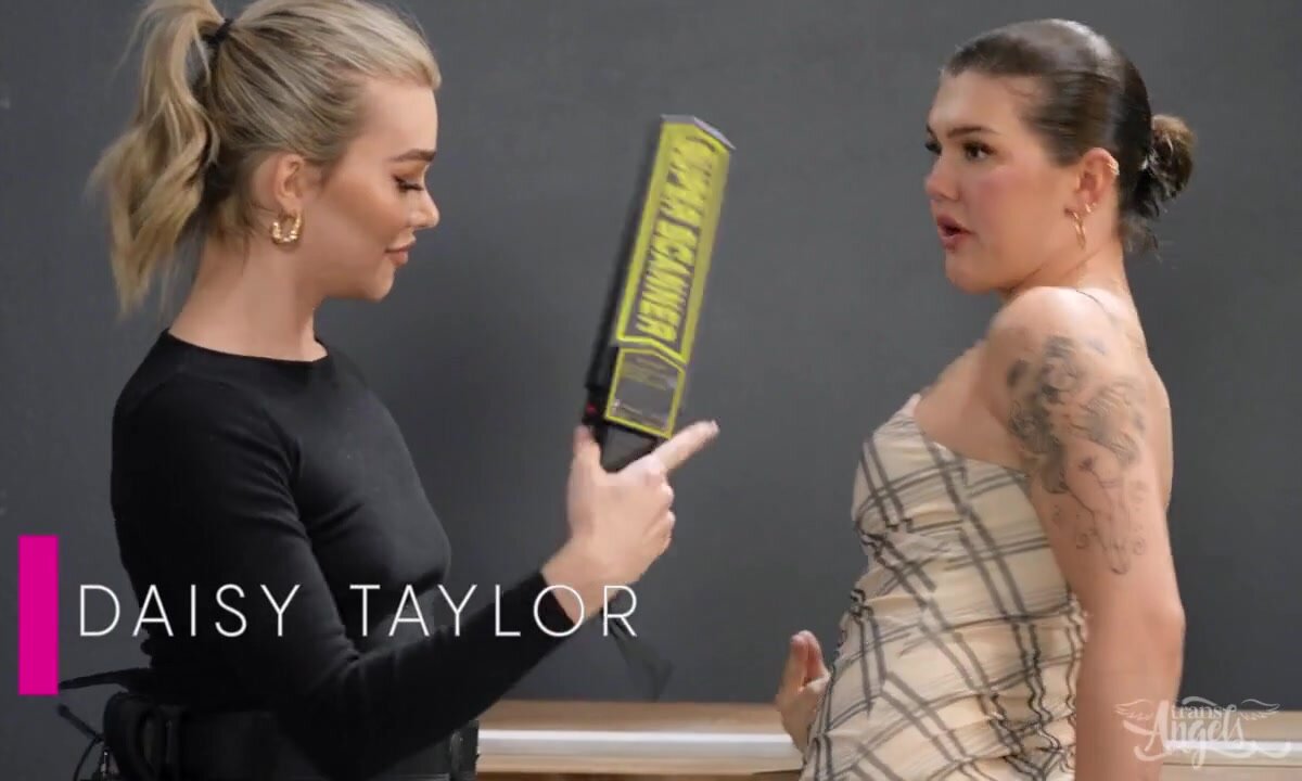 Daisy Taylor, Emma Rose - Frisk Me, Fuck Me