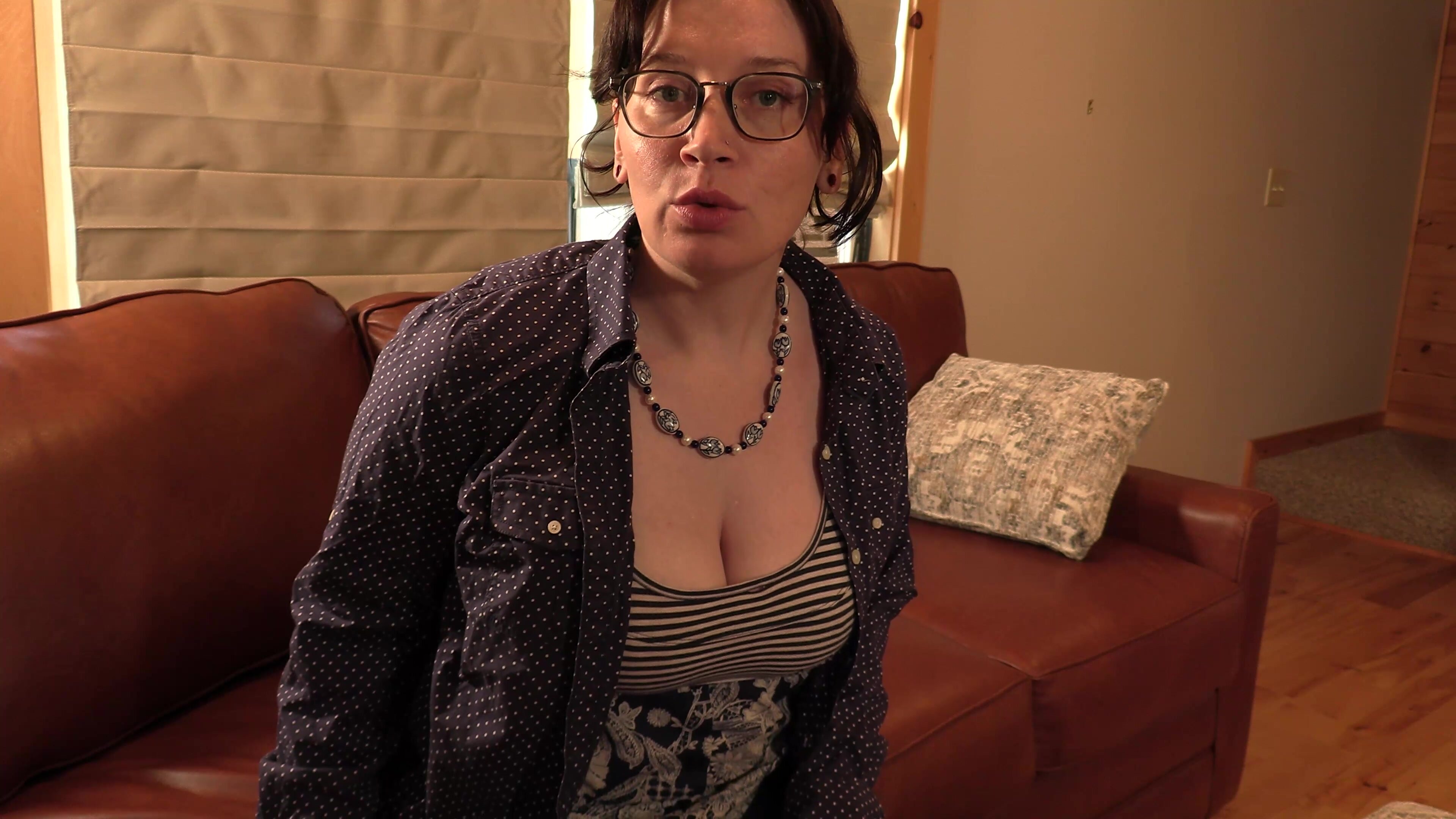 Bettie Bondage - Bully Gets MILF to Gag and Squirt