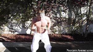 Natalia Starr fucking in the floor with her athletic body