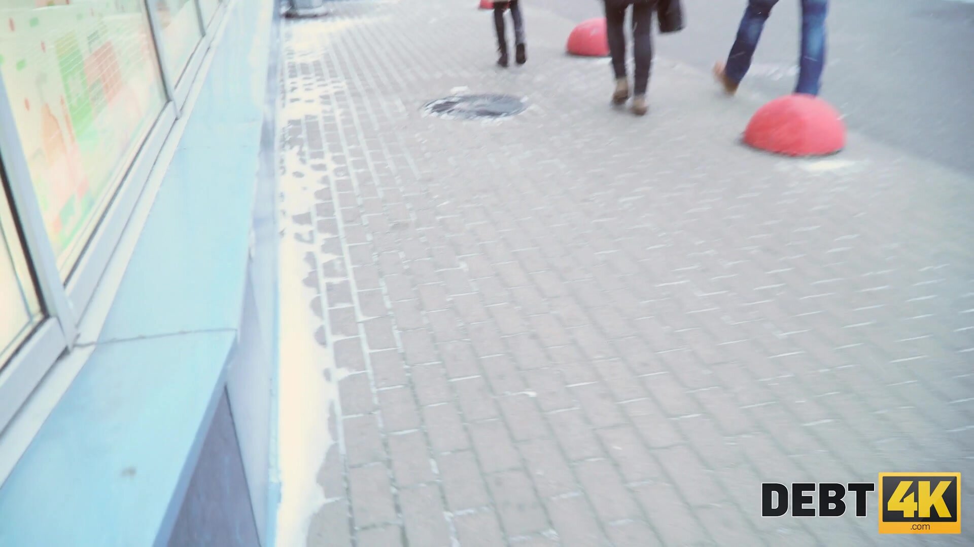 Debt4k E08 Roxy Lips