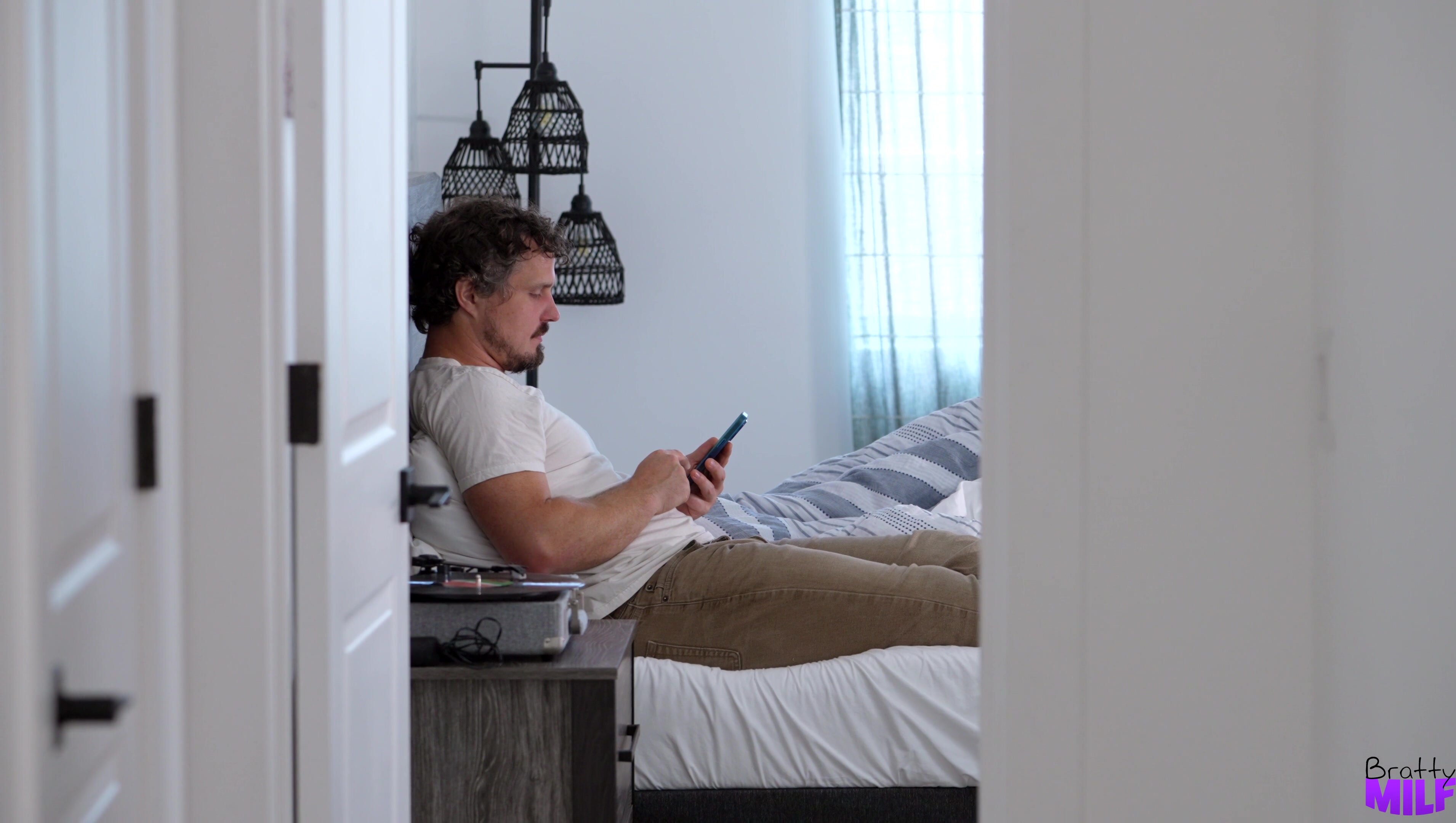 Elise London - Stepmoms Hot Lingerie in 4K