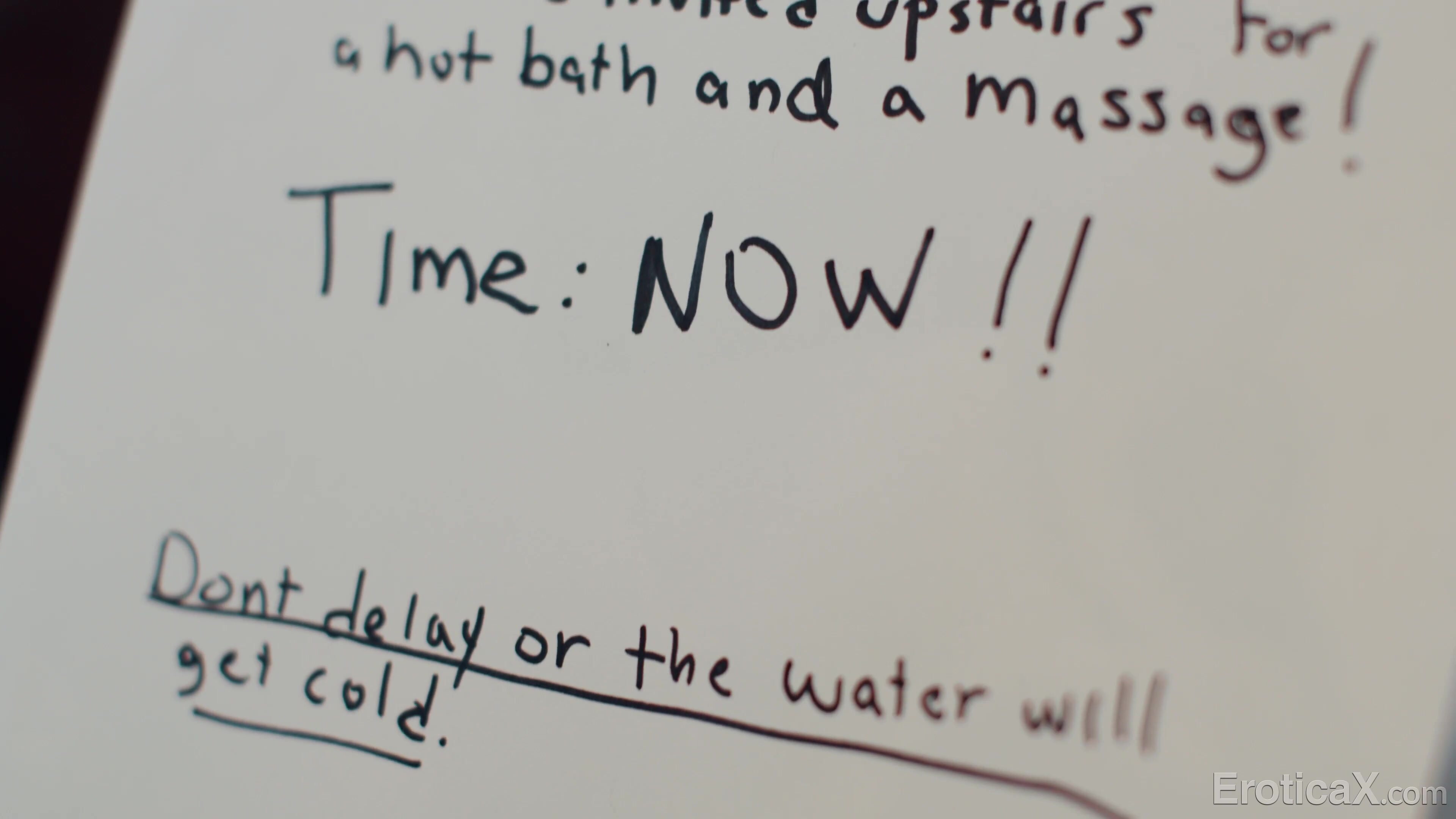 Seth Gamble Lana Sharapova - Hot Bath Massage