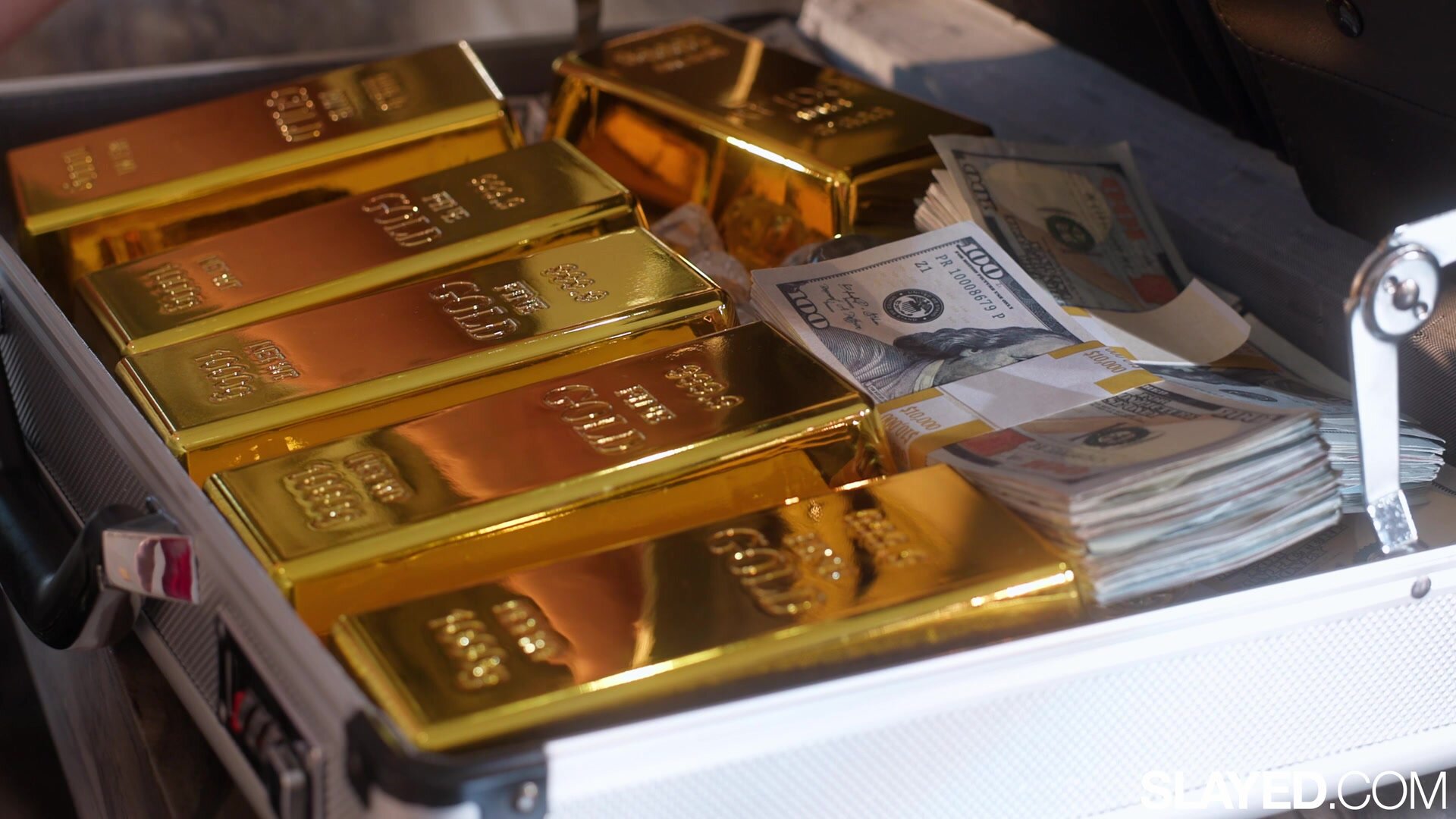 Slayed - Ashley Alexander And Ophelia Fae - Curvy Blonde Makes Bestie Cum With Glass Dildo