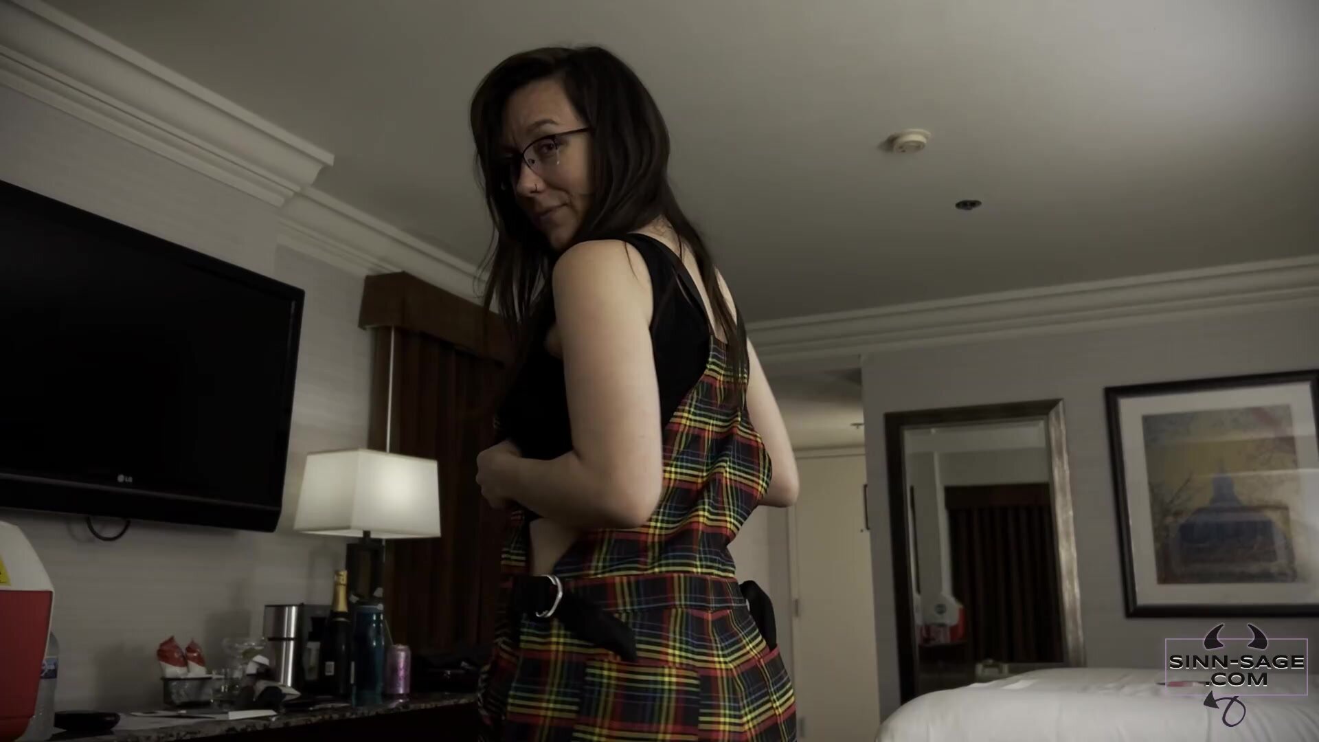 SinnSage - Sinn Sage - The Hotel Bathtub