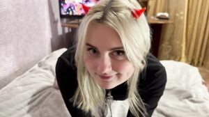 MiYukee - bad girl received a lollipop as a gift ~ juicy blowjob from MiYukee