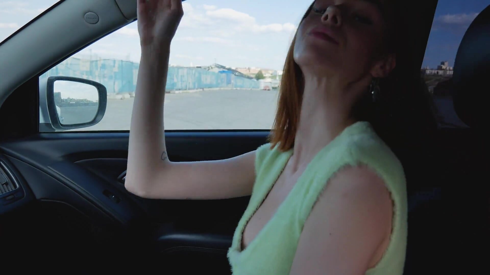 Arina Fox - Stepdad took me out in a car to give him a blowjob - FoxyElf