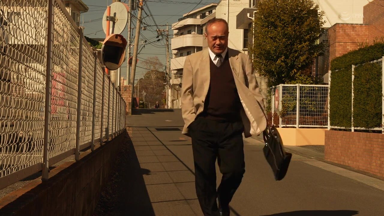 SAME-199 A middle-aged teacher on the verge of retirement is seduced by the defenseless temptation of the most earnest and busty female student in his grade, Azusa Hikari