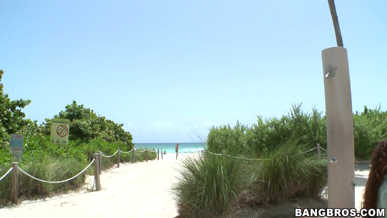 Sasha Deleon - Hot Chonga Picked Up And Banged